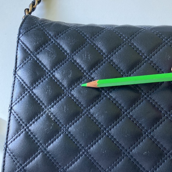 Vintage Black Quilted Bag with Gold Chain - Picture 8 of 8